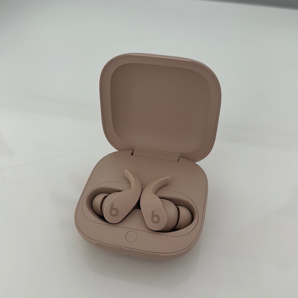 Beats x Kim Kardashian